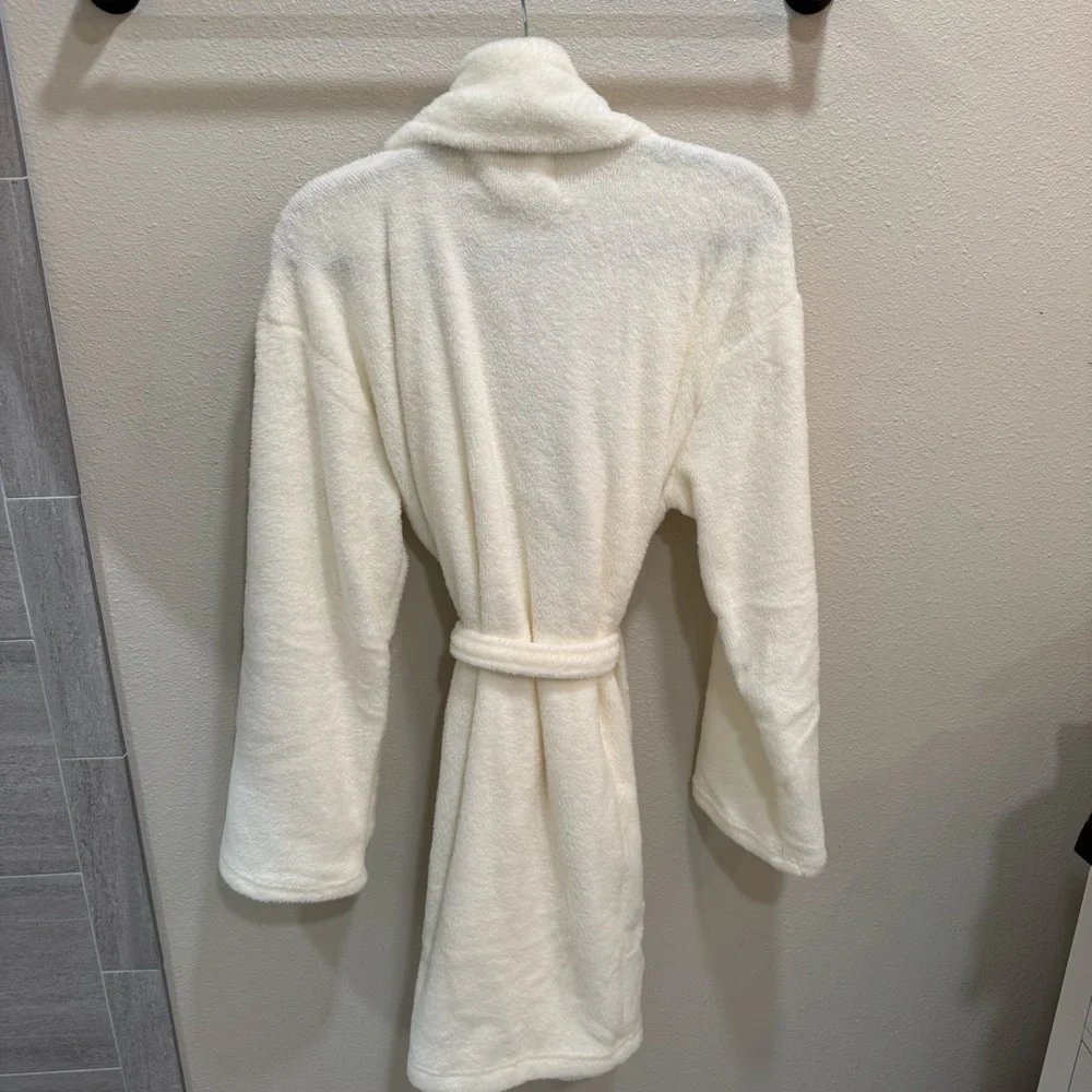 Adrienne Vittadini Cream Off White Color Ladies Robe One Size Fits All SOFT NWOT